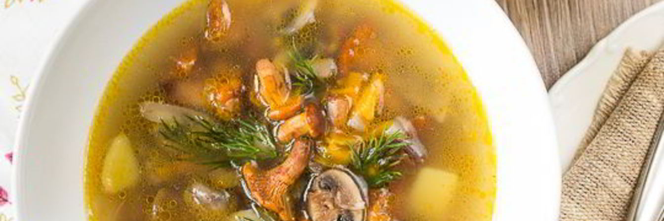 Грибной суп с лисичками и шампиньонами