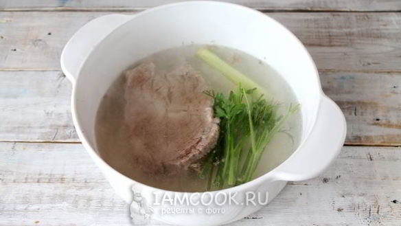 ШАГ 4. капустняк со свининой и копченостями