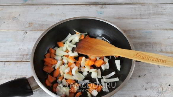 ШАГ 10. капустняк со свининой и копченостями