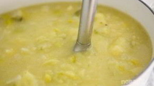 ШАГ 6. картофельный суп с луком