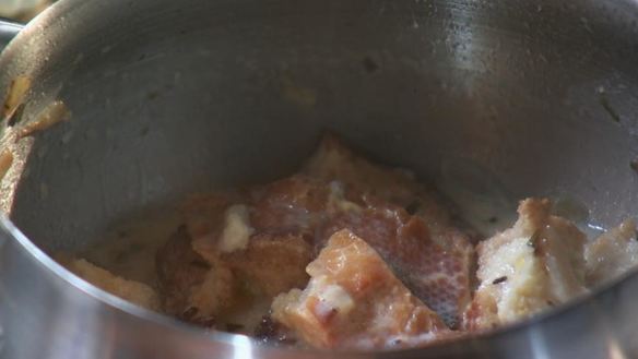 ШАГ 5. хлебный крем-суп с грудинкой и перловой крупой