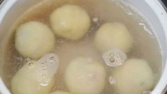 ШАГ 12. куббе-суп с манными клецками, фаршированными мясом