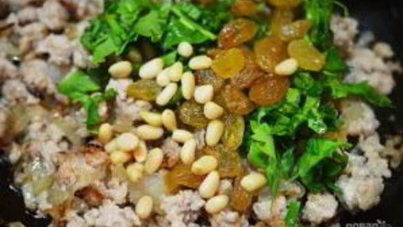 ШАГ 5. куббе-суп с манными клецками, фаршированными мясом