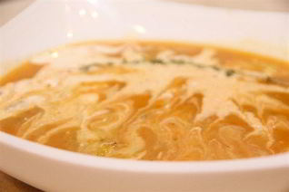 Морковный мраморный суп