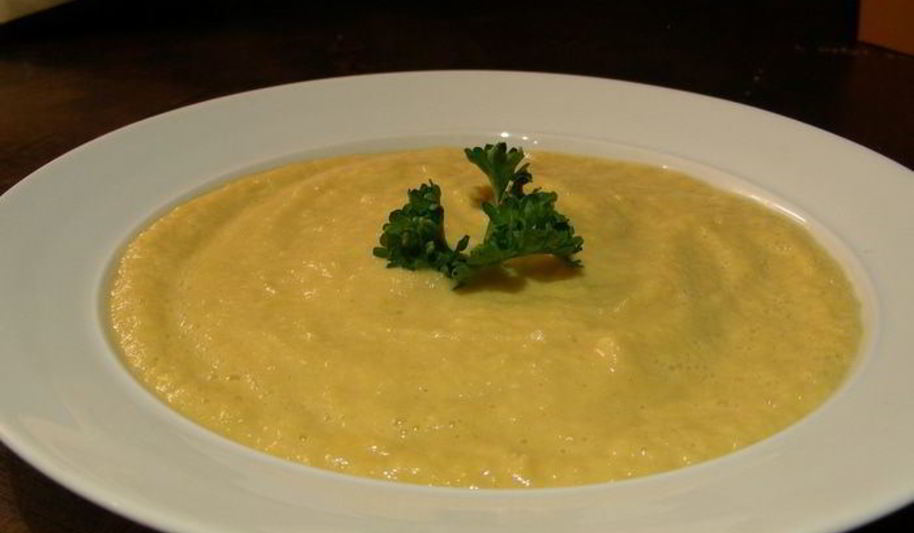 Рецепт нежный крем-суп из сельдерея на молоке