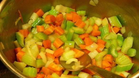 ШАГ 4. нежный крем-суп из сельдерея на молоке