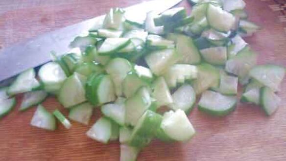 ШАГ 16. окрошка на сыворотке