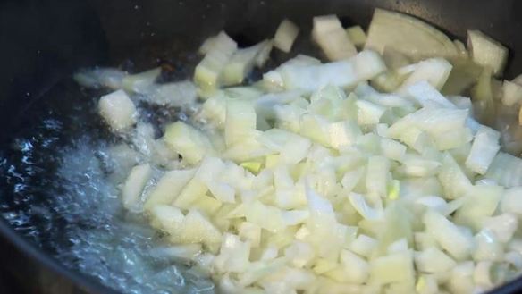 ШАГ 2. пивной суп с копченостями