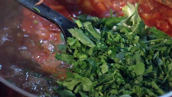 ШАГ 5. пивной суп с копченостями