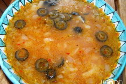 Постный томатный суп с оливками