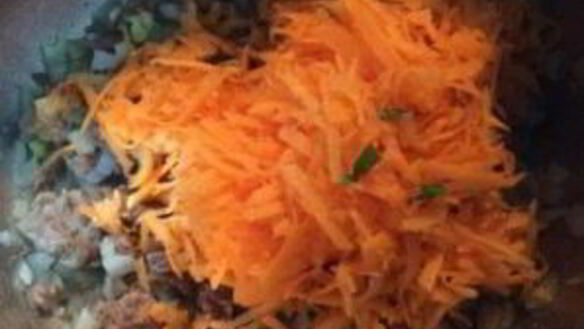 ШАГ 5. щавелевый суп с тушенкой