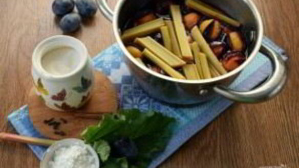 ШАГ 2. сливовый суп с ревенем