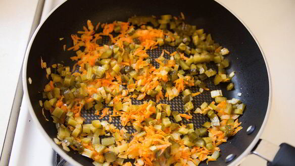 ШАГ 6. солянка мясная