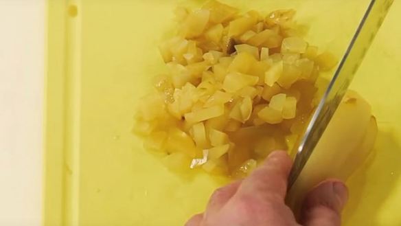 ШАГ 2. солянка с курицей