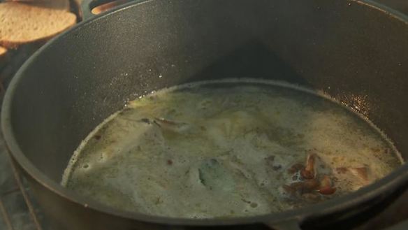 ШАГ 2. суп из форели с пшеном и опятами