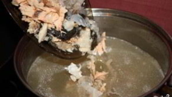 ШАГ 5. суп из головы семги