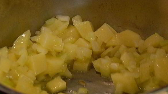 ШАГ 3. суп из кабачков с мятой