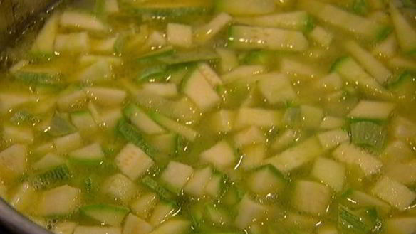 ШАГ 6. суп из кабачков с мятой