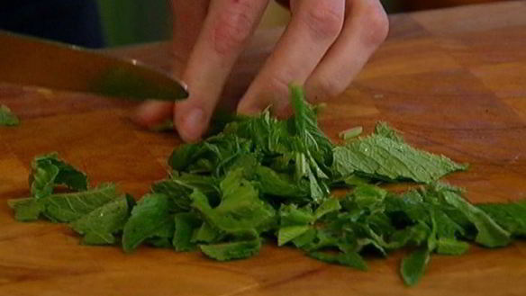 ШАГ 7. суп из кабачков с мятой