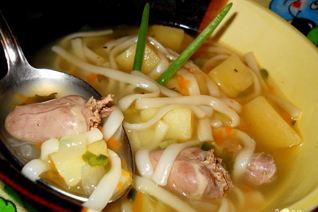 Суп из куриных потрошков с лапшой