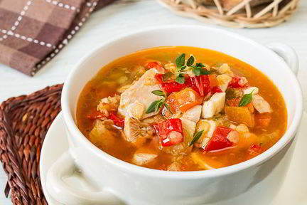 Суп из курицы с красной чечевицей и перцем