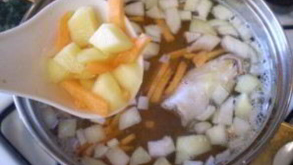 ШАГ 4. суп из рыбных голов