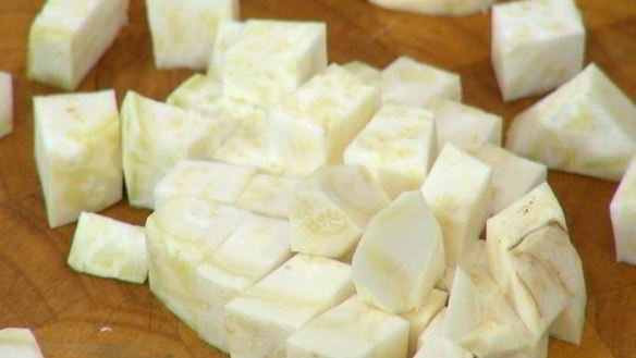 ШАГ 2. куриный суп-пюре с картофелем и сельдереем