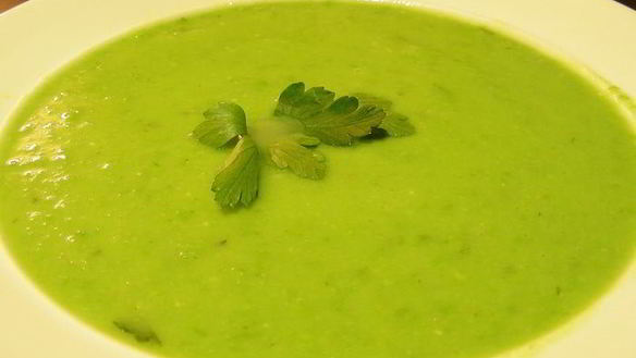 ШАГ 4. легкий суп-пюре с зеленым горошком и эстрагоном