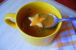 Летний овощной суп-пюре с чесночно-сырными клецками