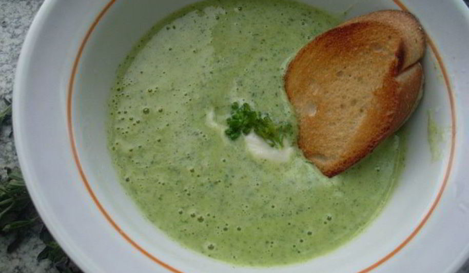 Рецепт суп-пюре из брокколи с сырным сливочным соусом