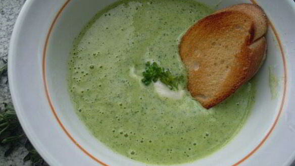 ШАГ 5. суп-пюре из брокколи с сырным сливочным соусом