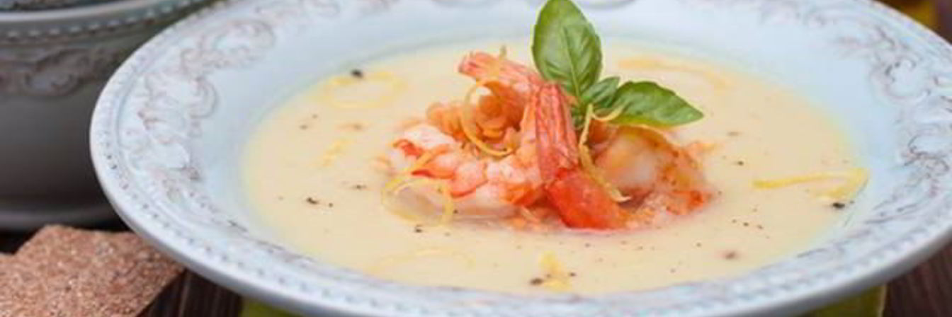 Суп-пюре из чечевицы с креветками