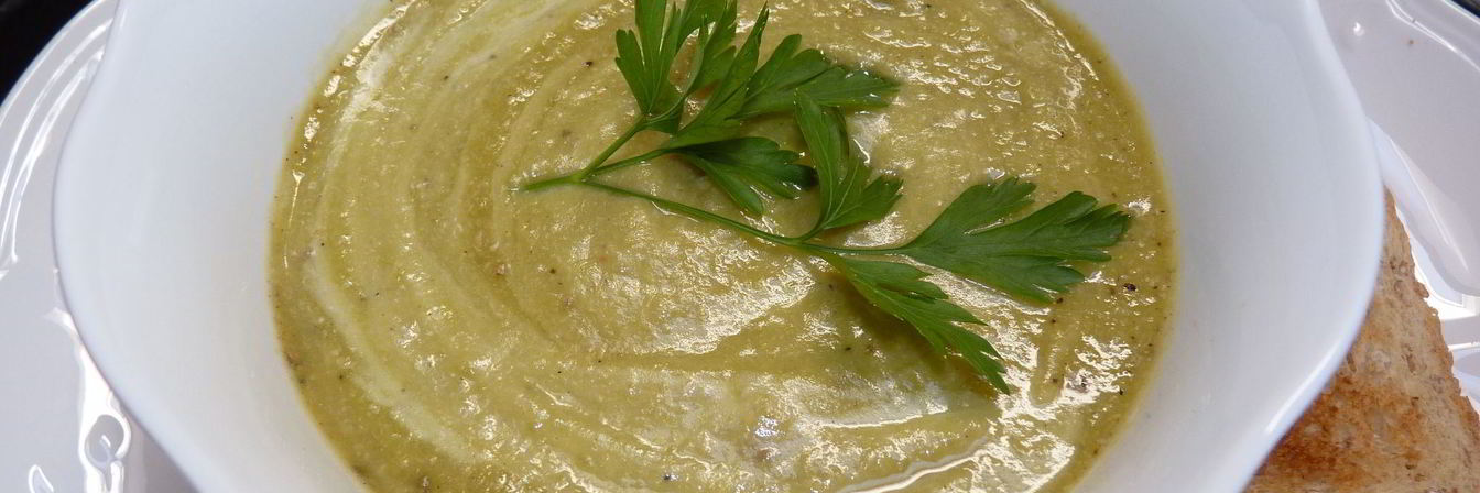 Суп-пюре из консервированного горошка