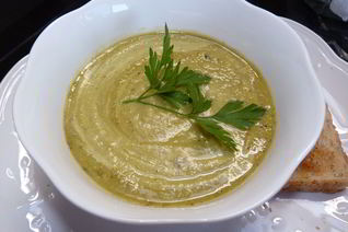 Суп-пюре из консервированного горошка