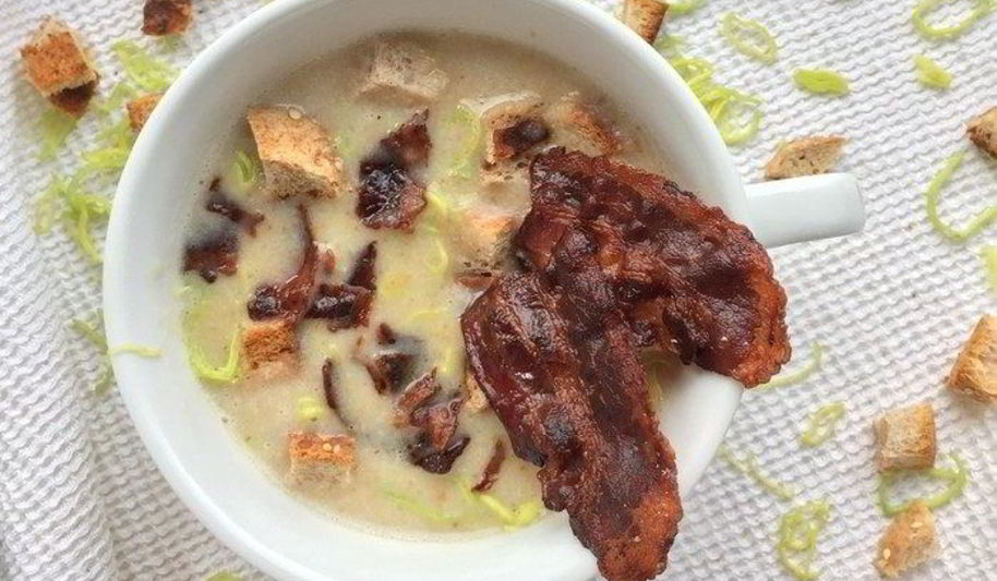 Рецепт суп-пюре из лисичек с беконом и пореем