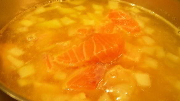 ШАГ 3. суп-пюре из лосося с икрой