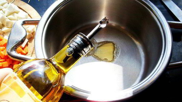 ШАГ 2. суп-пюре из петрушки с сыром бри