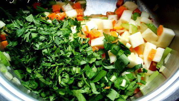 ШАГ 4. суп-пюре из петрушки с сыром бри