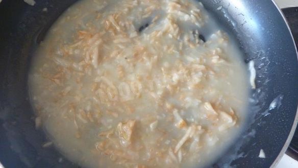 ШАГ 5. суп пюре из сельдерея с твердым сыром и сметаной