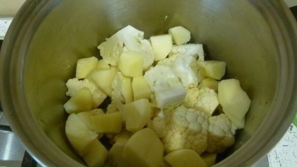 ШАГ 2. суп-пюре из цветной капусты с рисом