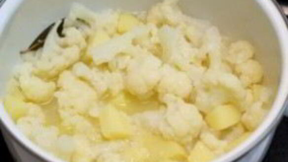 ШАГ 4. суп-пюре из цветной капусты со сливками