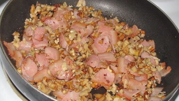 ШАГ 2. суп-пюре из тыквы с беконом и орехами