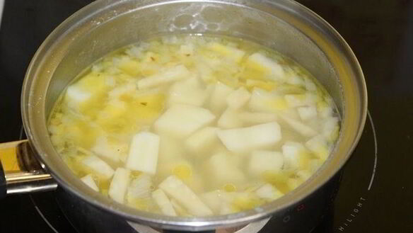 ШАГ 2. суп-пюре из зеленого горошка