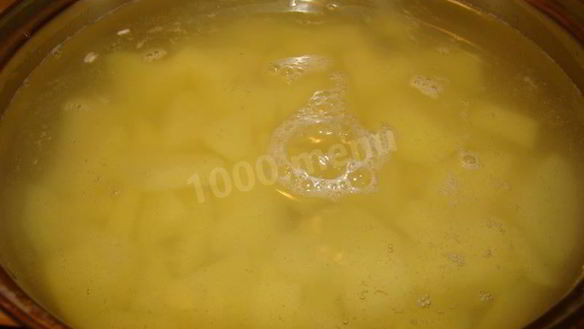 ШАГ 2. суп пюре с брокколи креветками и сыром