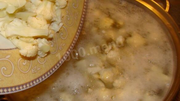 ШАГ 4. суп пюре с брокколи креветками и сыром