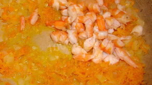 ШАГ 5. суп пюре с брокколи креветками и сыром