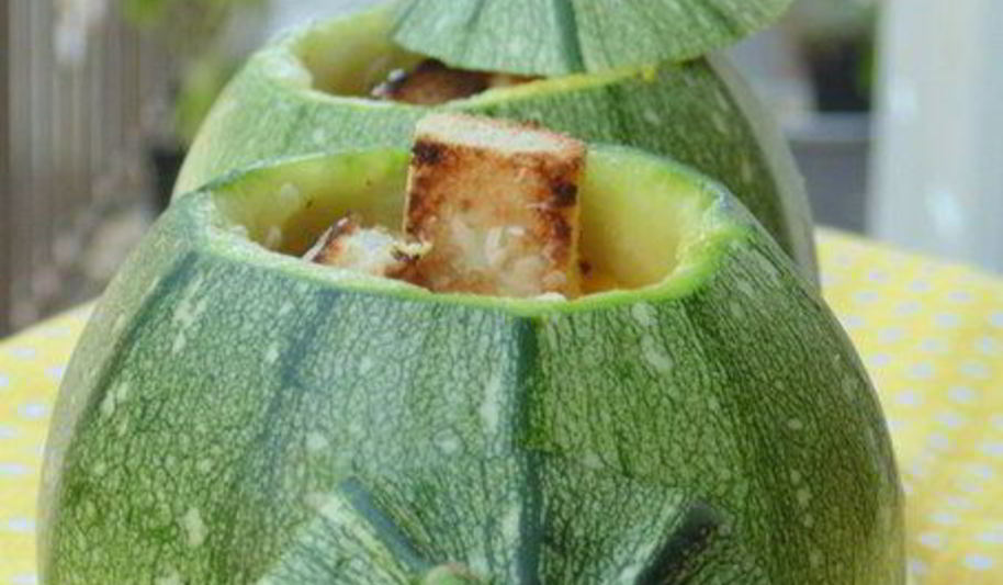 Рецепт суп-пюре с курицей, овощами и пармезановыми гренками