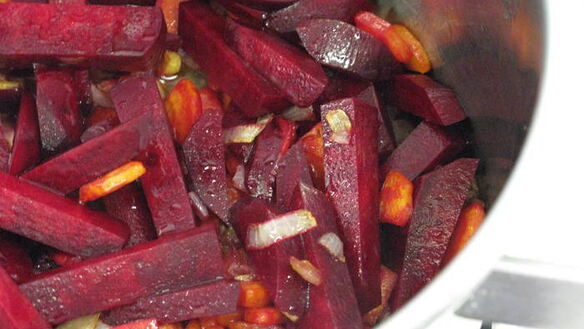 ШАГ 4. свекольный суп-пюре