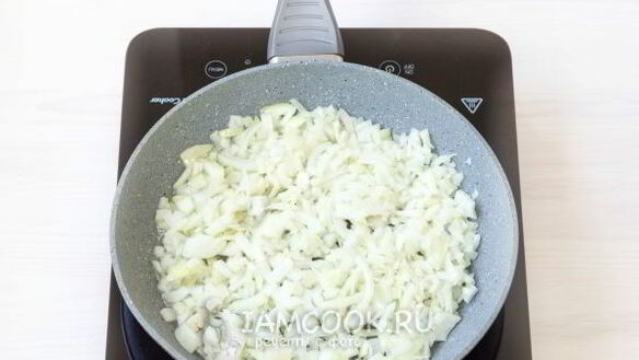 ШАГ 4. томатный суп-пюре с базиликом