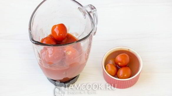 ШАГ 6. томатный суп-пюре с базиликом